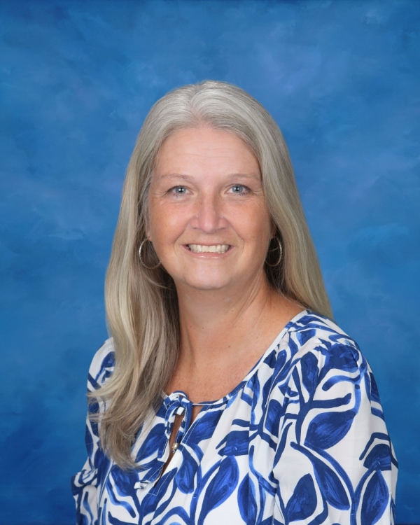 headshot of Arlene Welninski, middle school ELA teacher at Lakeside Christian School