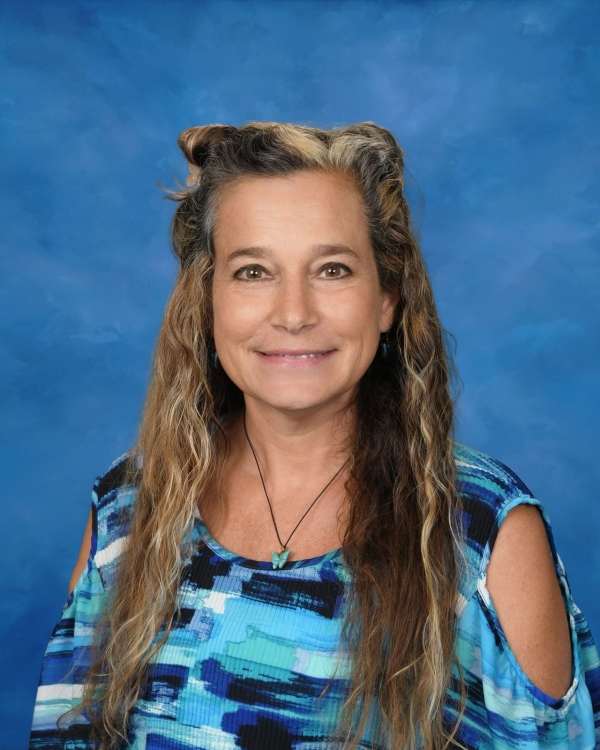 headshot of Renee Smith, elementary art teacher at Lakeside Christian School