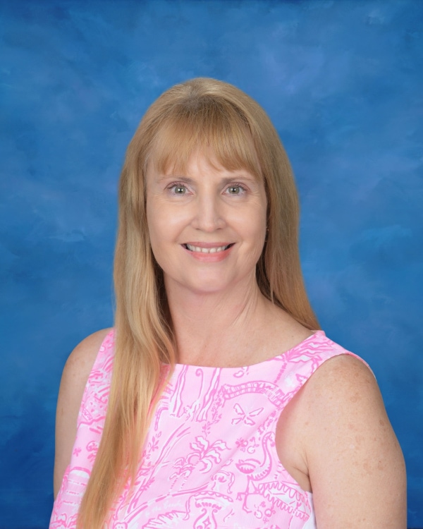 headshot of Carrie CLark, an elementary math teacher at Lakeside Christian School